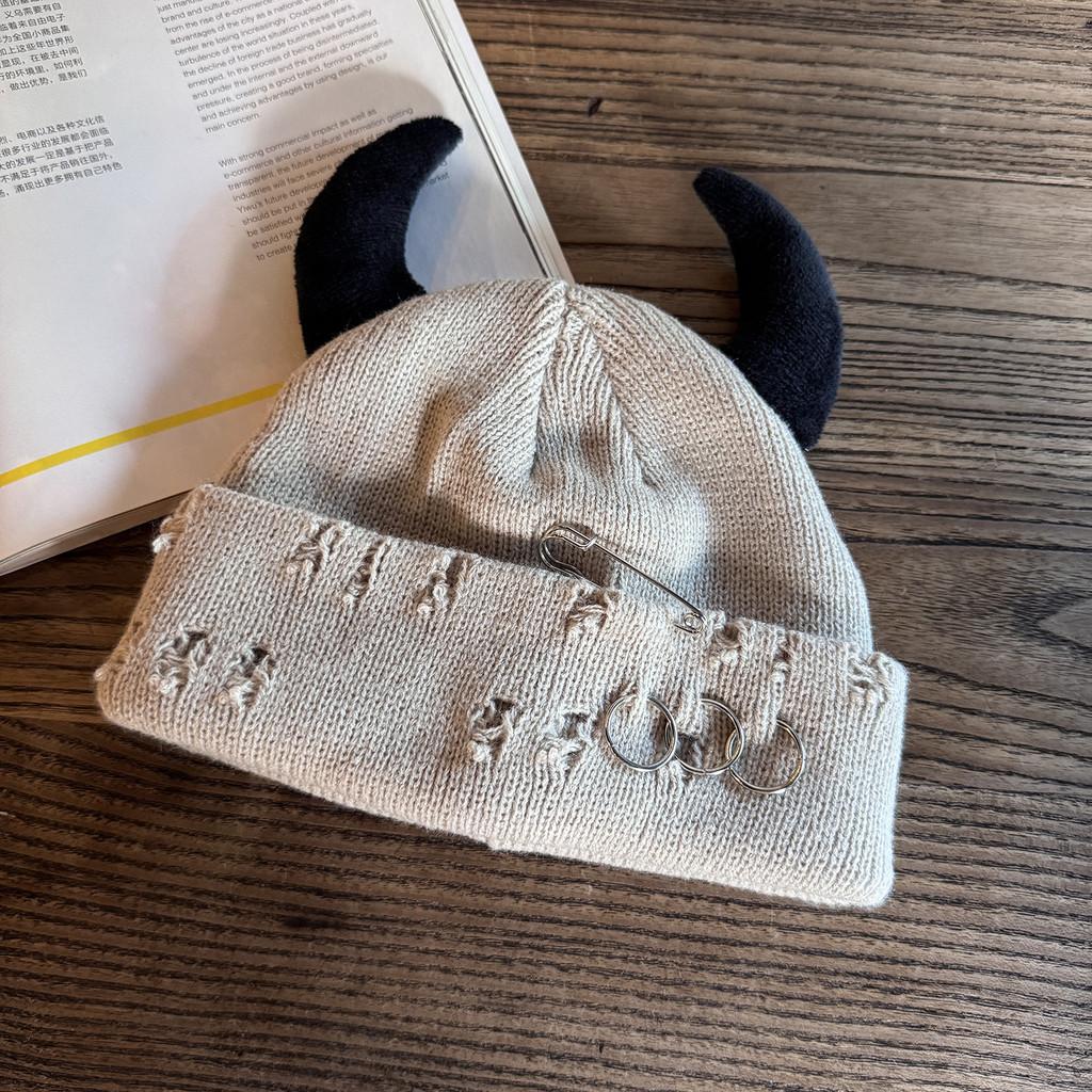 Trendy Acrylic Beanie Hat For Men Women Insulated Casual Streetwear