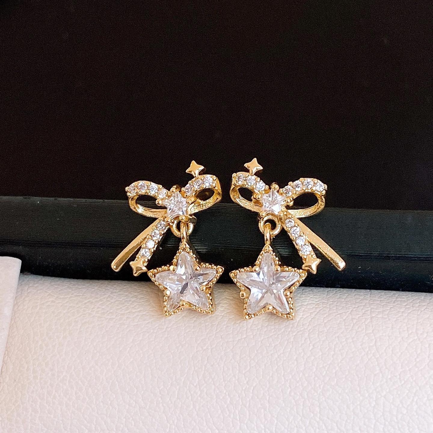 Super flash zircon bow, star earrings, studs, exquisite Korean niche earrings.
