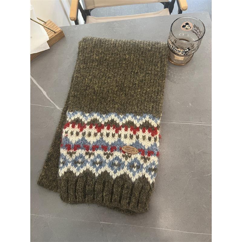 Atmospheric Christmas scarf Female versatile thickened autumn and winter warm student couple scarf