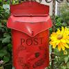 Europäische Retro-Wandbriefkasten: Shabby-Chic Dekorative Vorschlagsbox für Garten- und Wanddekoration.