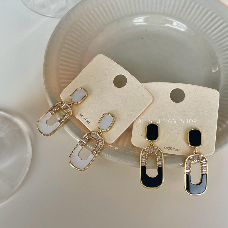 Elegant Korean Geometric Zircon & Mother-of-Pearl Stud Earrings: Light Luxury & Versatile Fashion for Women