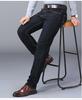 Černé elastické džíny Business Casual pro muže středního a staršího věku