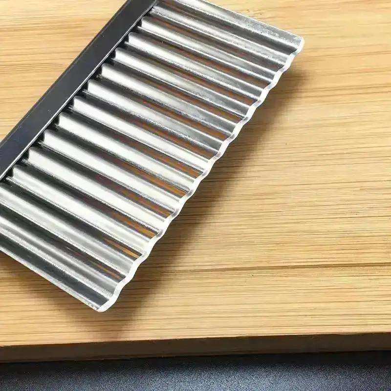 Nerezový nůž na vlnitý kráječ brambor Domácí krájení zeleniny Gadgety na hranolky Kuchyňské přenosné nástroje na zeleninu Velkoobchod