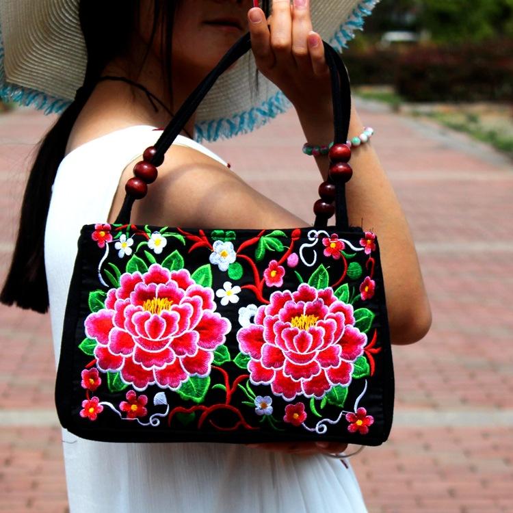 2026 New Fashion Embroidery Women Small Handbags National Floral Embroidered Lady Top-handle Bags Single-layer Beading Falp Carrier