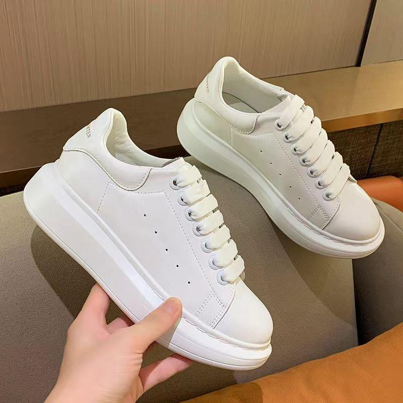 

Белые туфли для женщин Весна Новые Любители Дикий Студенты Платформа Толстая Подошва Увеличена Повседневный Спорт Скейтерская Обувь 35