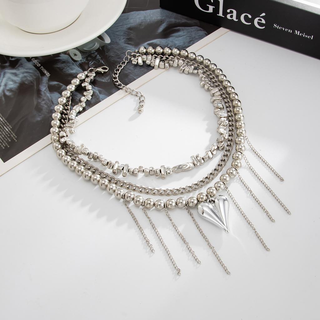 Fashion Sweet And Cool Style Love-Shaped Pendant Necklace, Irregular Design Ccb Beaded Collarbone Necklace