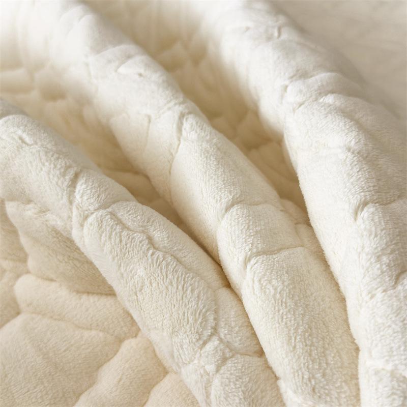 Winter 3D Carved Tafu Velvet4-Pcs Set, Mattress Padded Non-Slip Bedspread Thickened Solid Color Milk Velvet 3-Pcs Set