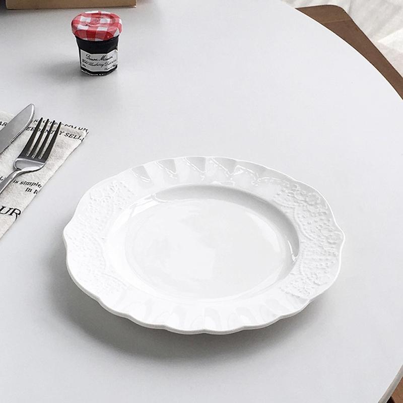 French Style Relief Ceramic Plates New Household 7.5 Inch Aesthetic Cake Dessert Dish White Vintage Floral Shape Tableware