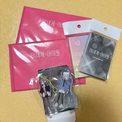 (Feature) Otherworld Idol Goods