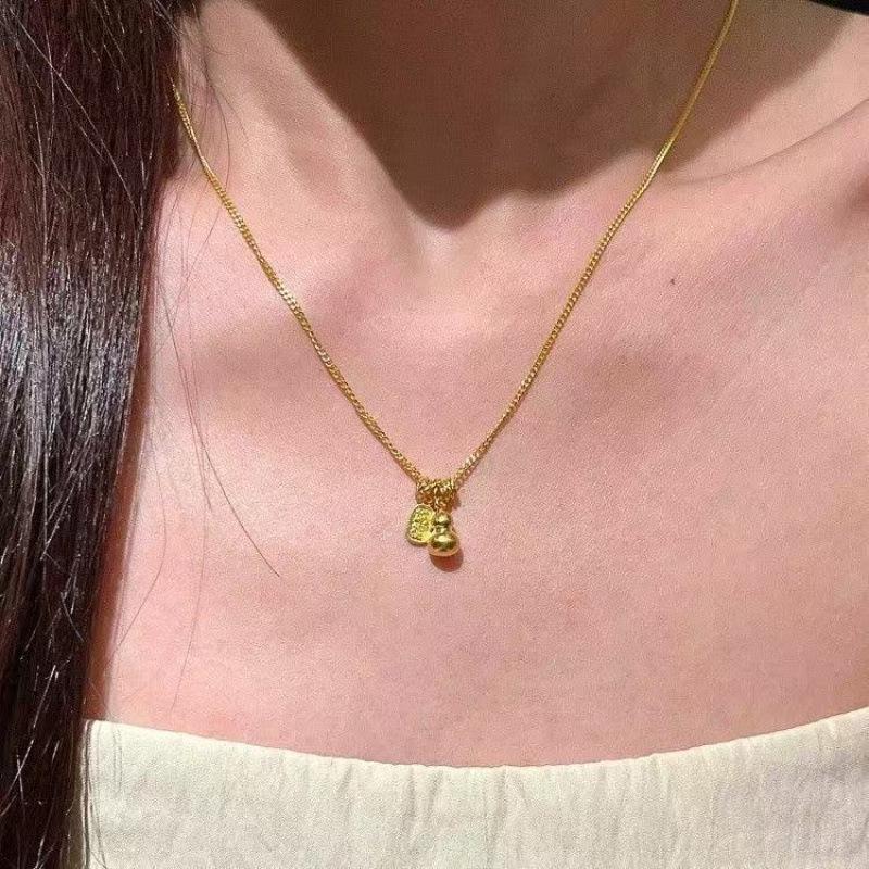 Elegant Gold Gourd Charm Necklace: Chinese-Inspired, Simple, Exquisite, and Versatile Women's Clavicle Chain