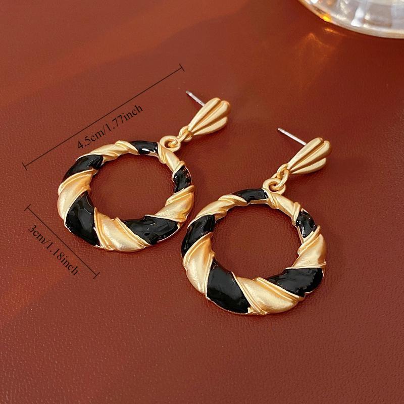 Drip Twisted Geometric Earrings Necklace Set, Vintage Premium Light Luxury Accessories Gift