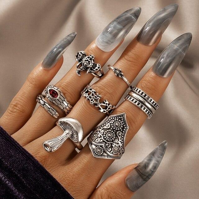 Retro For Women Punk Butterfly Heart Rings Set Retro Gothic Ancient Color Color Dice Angel Wings Charms Finger Rings JewelryVintage Rings