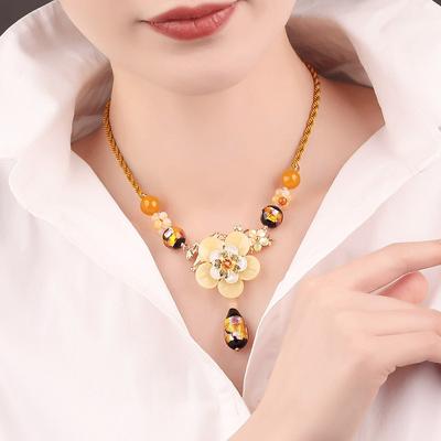 GemChic Women's New Classical Ethnic Glaze Flower Petal Pendant Necklace Vintage Adjustable Chain Fashion Birthday Christmas Jewelry Gift