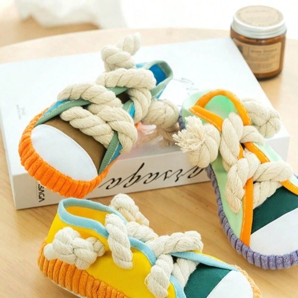 1-Pack Single Sneaker-Style Dog Chew Toy With Knot And Squeaky Ball - Durable Oxford Cloth Dog Chew Toy Suitable For Dogs Weighing 8-25 Lbs