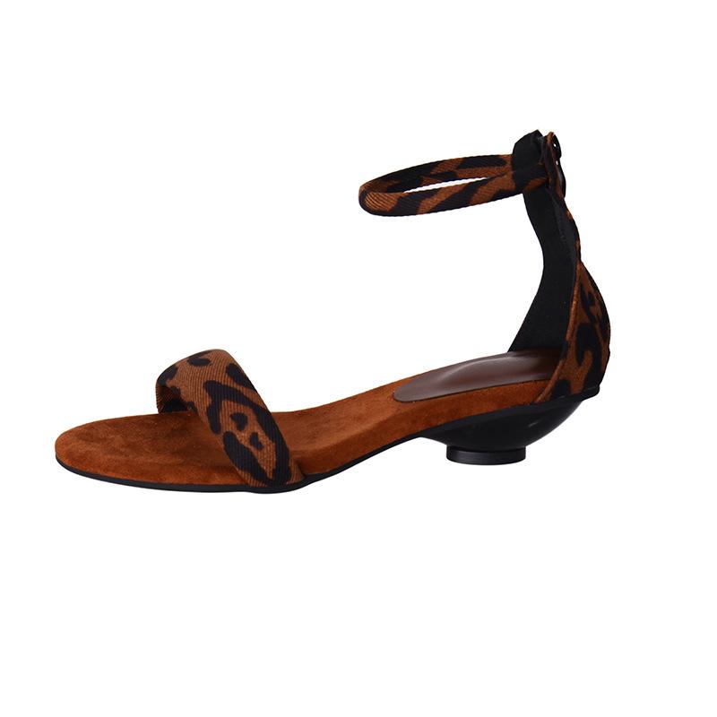 Retro Korean version simple design fashion Internet celebrity sandals women open-toed temperament foreign style comfortable low-heeled zipper Roman s