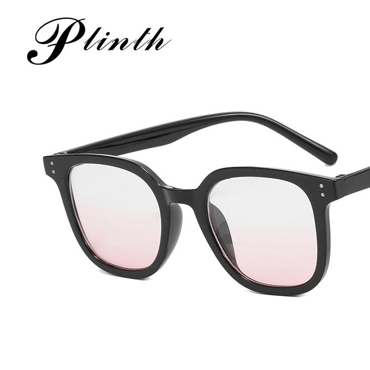 Pure & Sexy Blush Sunglasses: Black Frame, No-Makeup Effect, Slimming Design, Trendy Women's Eyewear