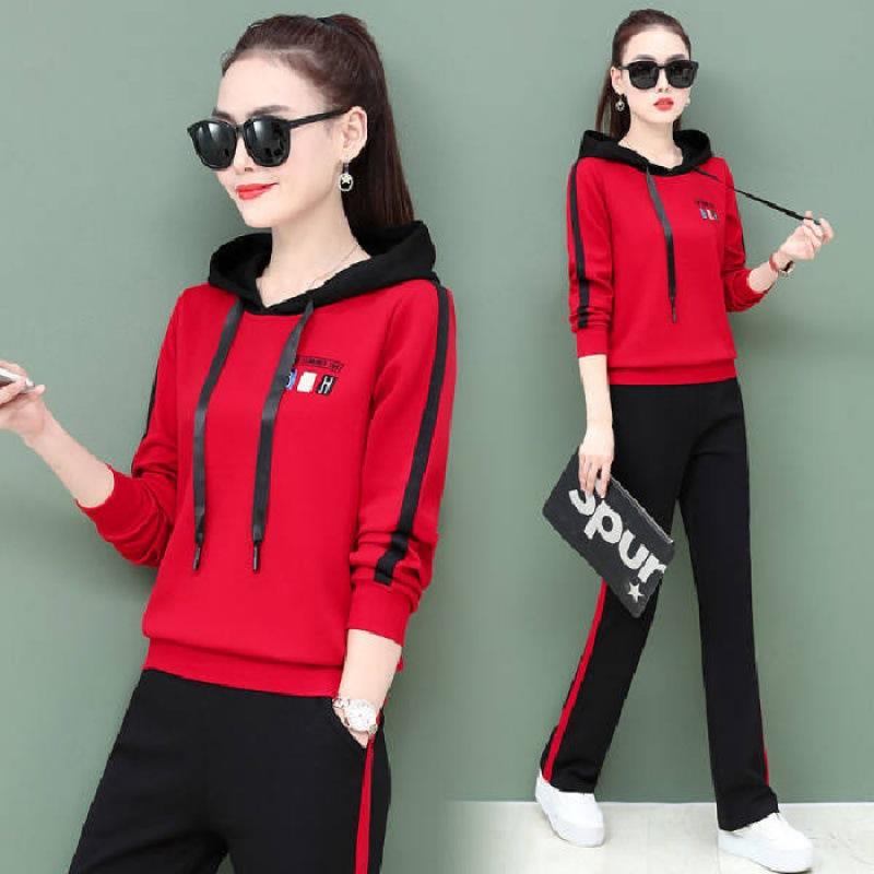 Casual Sports Outfit for Women, Fashionable Korean-style Oversized Hooded Pullover Set for Spring, Autumn and Winter, Two Pieces.