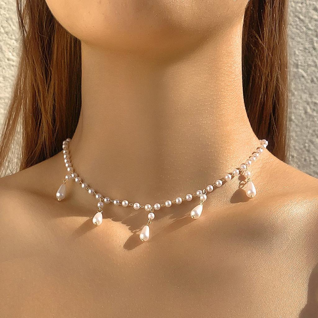Jewelry, French light luxury irregular imitation pearl necklace, simple high-end beaded collarbone chain necklace jewelry for women