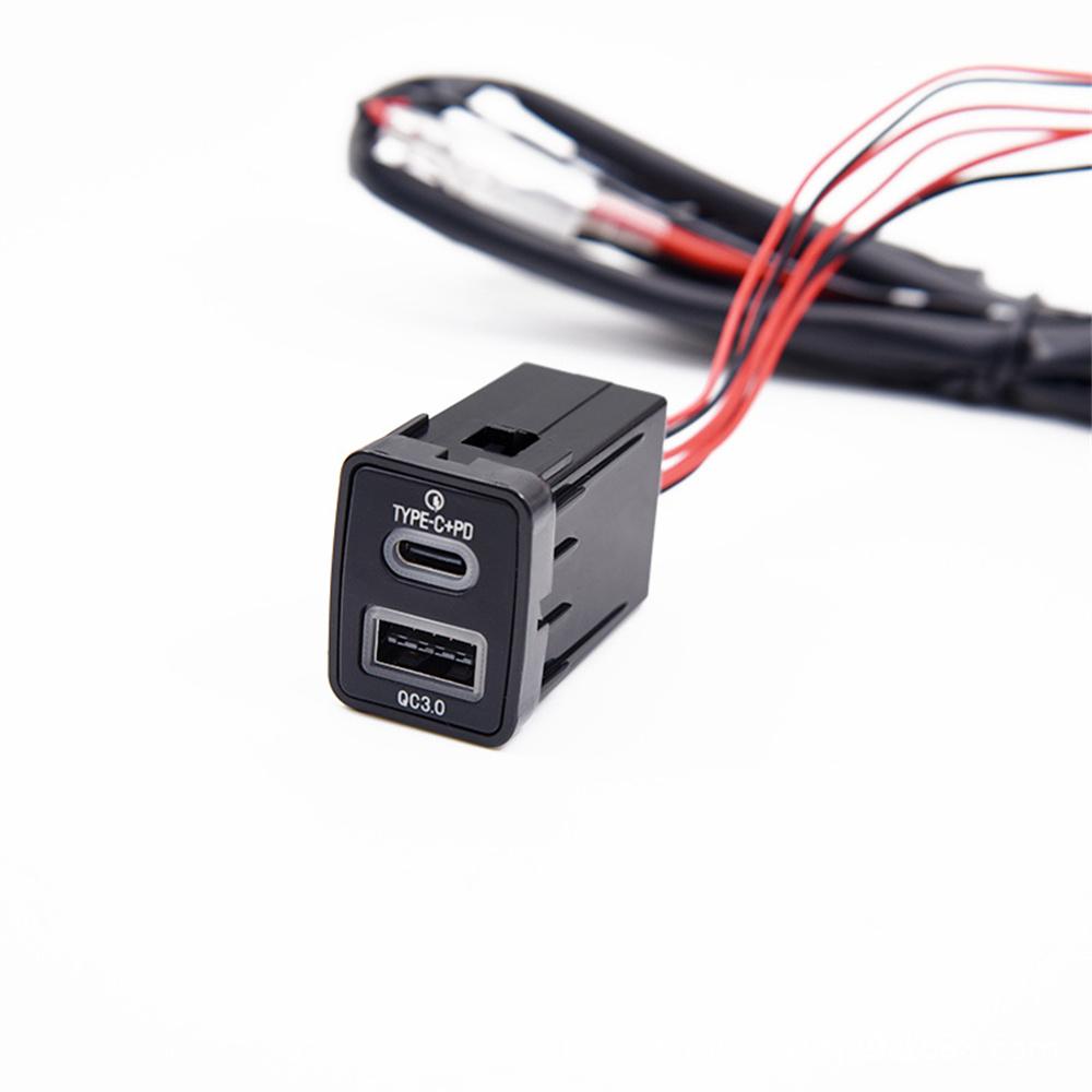 Chargeur de voiture QC3.0 + Interface USB Type-C Double prise pour Nissan Tiida Qashqai Navara