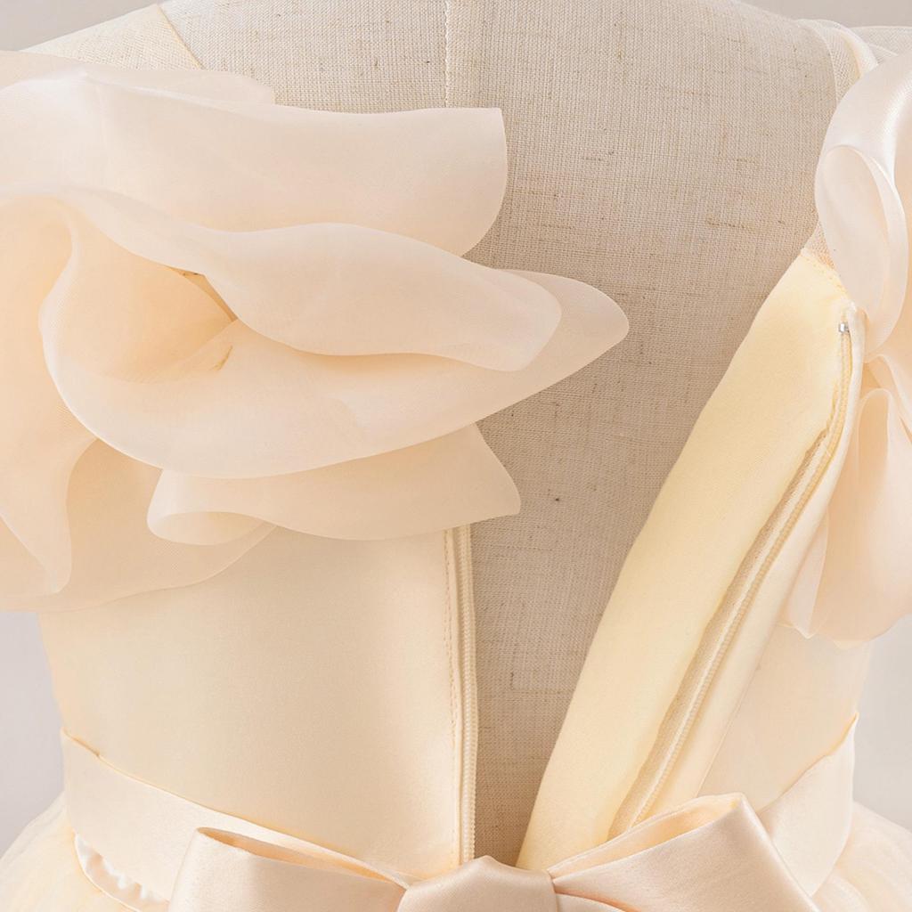 Flickas axelbandslösa tyllprinsessklänning för formella evenemang