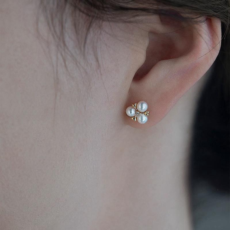 18K Gold Plated S925 Sterling Silver Zircon and Pearl Flower Stud Earrings 18K Gold Pair (with earplugs)