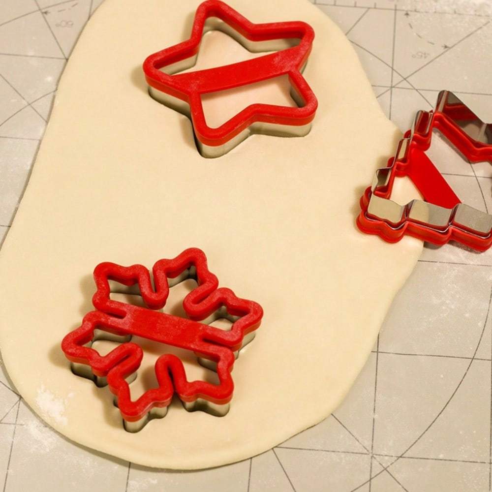 2/4pcs Christmas Cartoon Shape Cookie Cutters Anti-Pressure Hand Baking Tools DIY Biscuits Dough Cutter Fondant Cake Mold