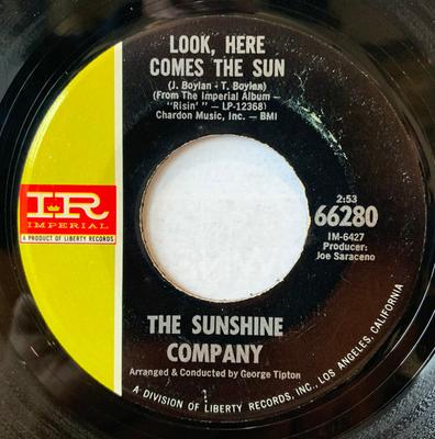 7inch Record SUNSHINE COMPANY  Look Here Comes The Sun 66280 Imperial 1968 US Rock Used