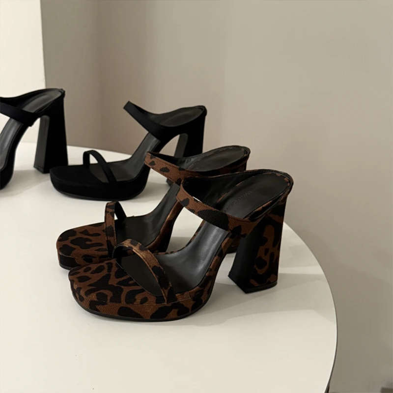Mode Heißverkauf 2025 Luxus Damen Hausschuhe Hohe Absätze Sexy Schuhe Sommer Elegant Mode Pumps Stilettos Damen Sandalen Damenabsätze