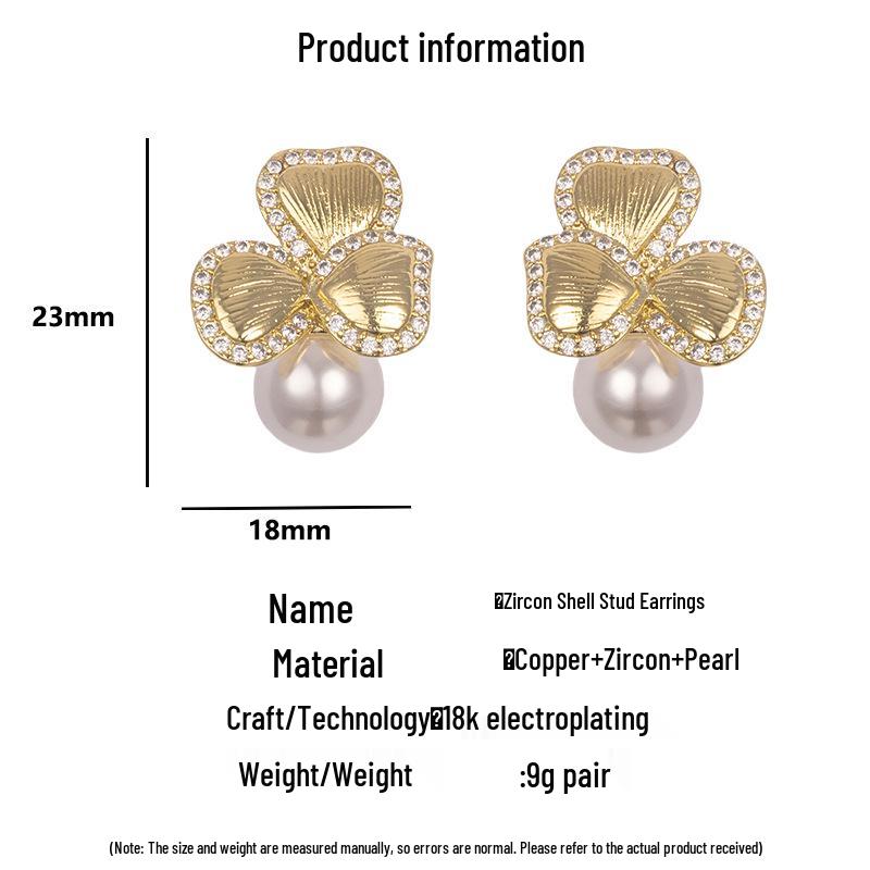 Elegant Retro Gold Flower Pearl Earrings for Women: High-End Fashion Statement