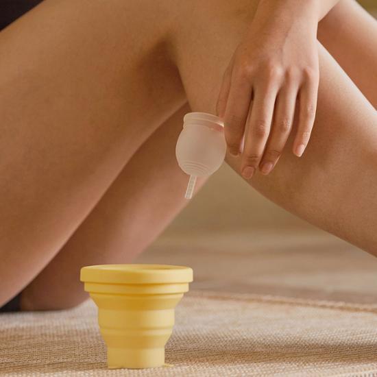 Choose 1 of 2 types of menstrual cup beginners (disinfection cup provided)