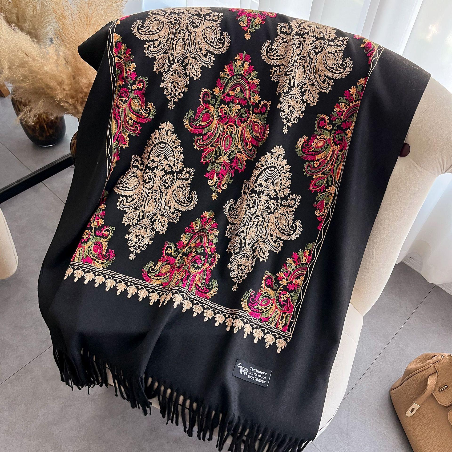 

Winter Warm Cashmere Scarf for Women Floral Embroidery Pashmina Blanket Thick Shawl Wrap Neckerchief Elegant Lady Poncho Bufanda for daily use 75X200cm