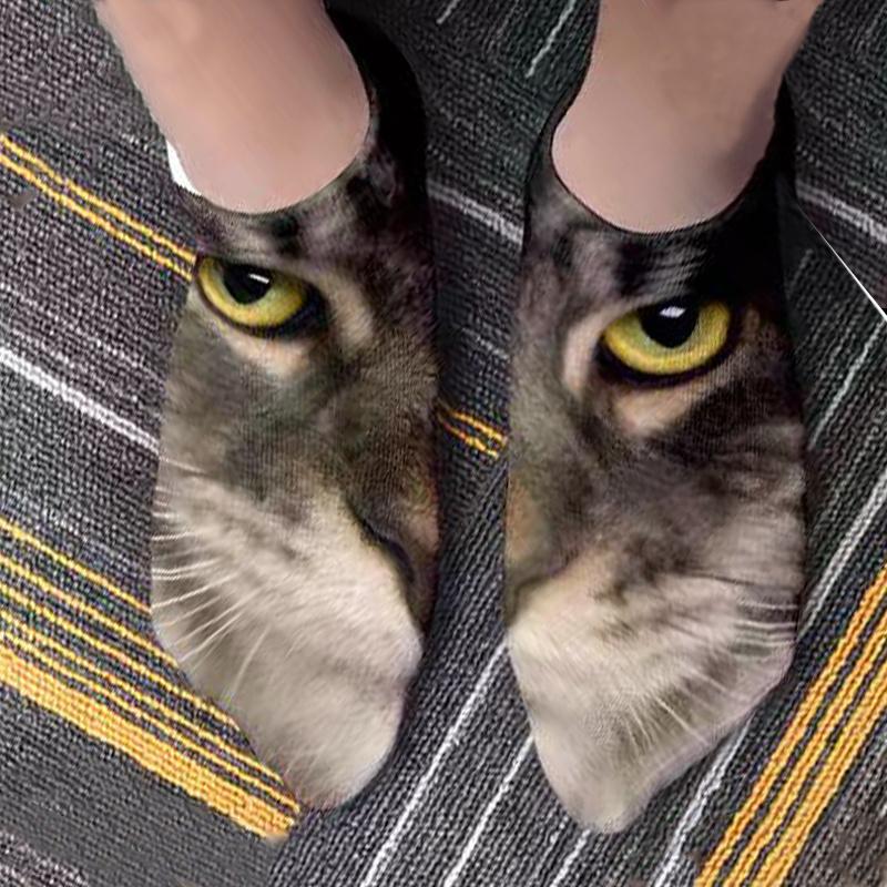 Cute And Interesting Cat Head Pattern Calf Socks for Men And Women,Comfortable And Breathable, For Family, Party, Couple Gifts