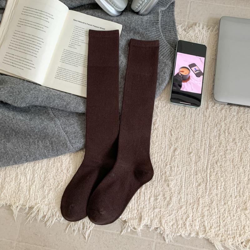 Basic solid color slim calf socks gentle wind soft waxy skin-friendly autumn and winter cotton socks Zhuji pure cotton women's medium tube socks