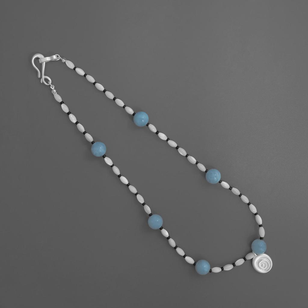 MONS Blue Aventurine Shell Beaded Necklace: Versatile, Light Luxury Beach Style for Vacations