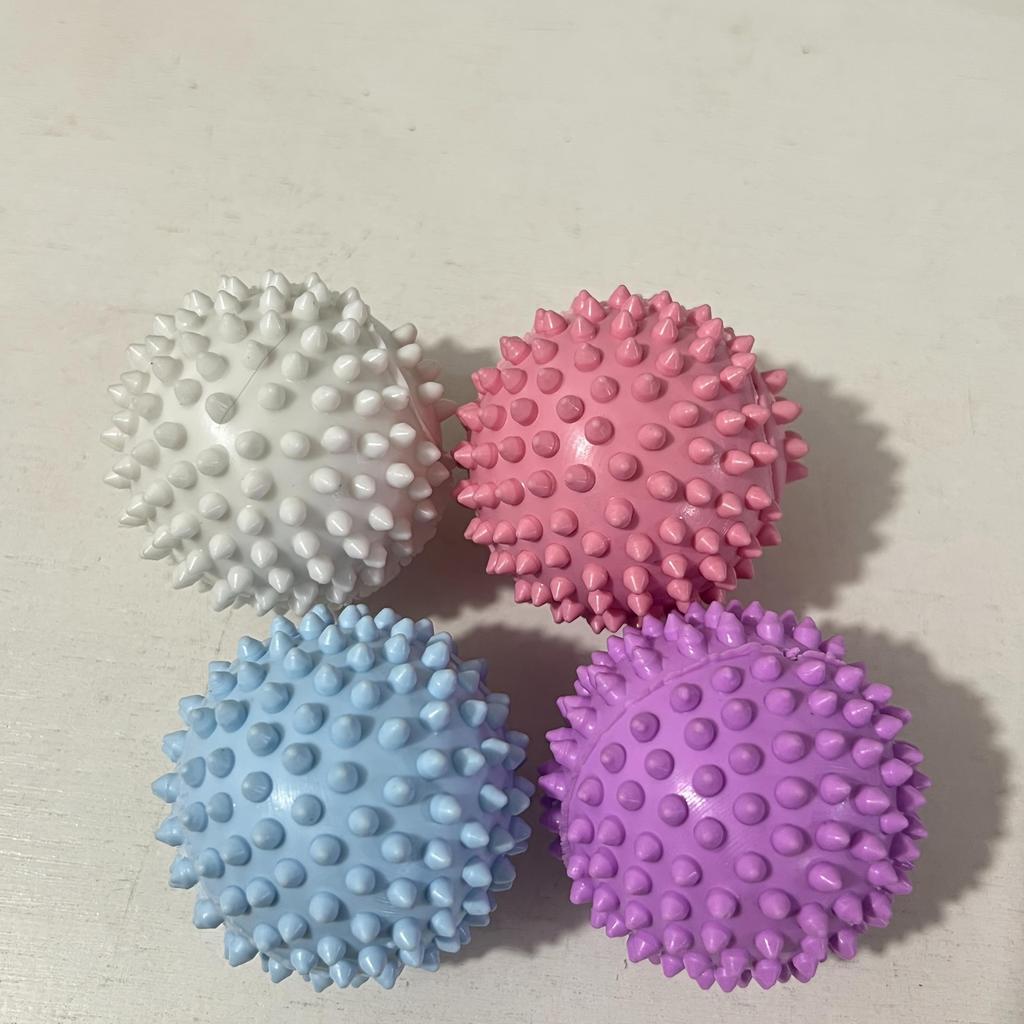 4 Stück Wiederverwendbare Wäschetrocknerbälle - Umweltfreundliche Alternativen zu Weichspüler Machen Wäsche weich und flauschig Knitterreduzierung