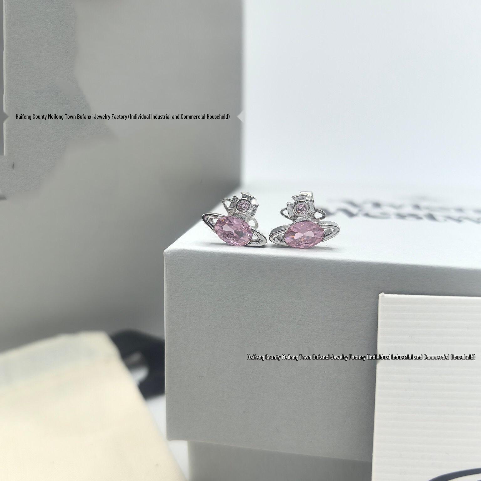 

Сережки-цвяшки Vivienne Westwood ALLIE із цирконами, дизайн Сатурн - Універсальний міні-овальний дизайн для жінок