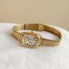 Moderne Luxusuhr für Damen, Kleines quadratisches Damenuhr mit Leopardenmuster, Goldfarbenes Stahlarmband, Quarz-Armbanduhr, Geschenk