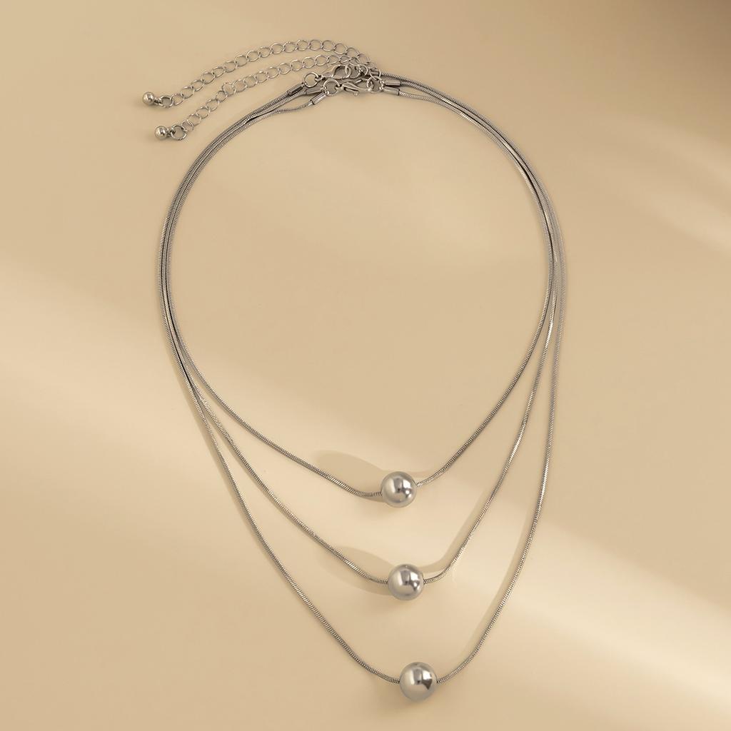 Stacked French cold wind round bead collarbone chain, simple necklace women's niche design item