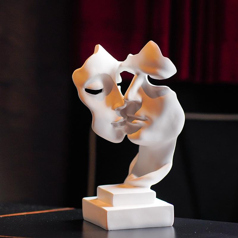 Europäische Stille Ist Golden Paar Abstrakte Charakter-Skulptur Ornament Haus Wohnzimmer Musterzimmer TV-Schrank Weiche Dekoration