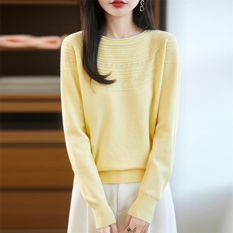 The New Autumn and Winter Style of Rolled-up Round-neck Loose-fitting Pullover Knitted Sweater with Long Sleeves Can Be Worn As A Base Layer