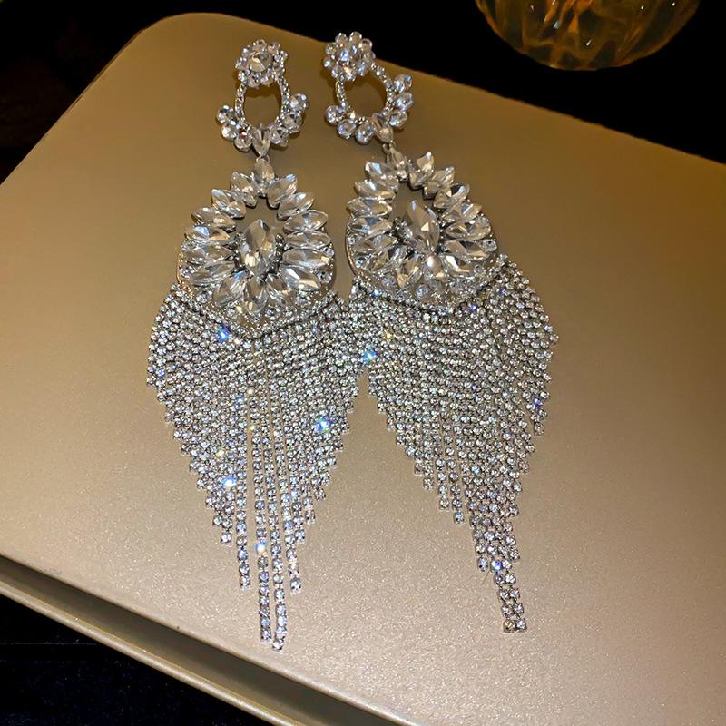 

Silver needle with diamonds, flower water drop fringed earrings, European and American light luxury high-end earrings, niche cold wind earrings