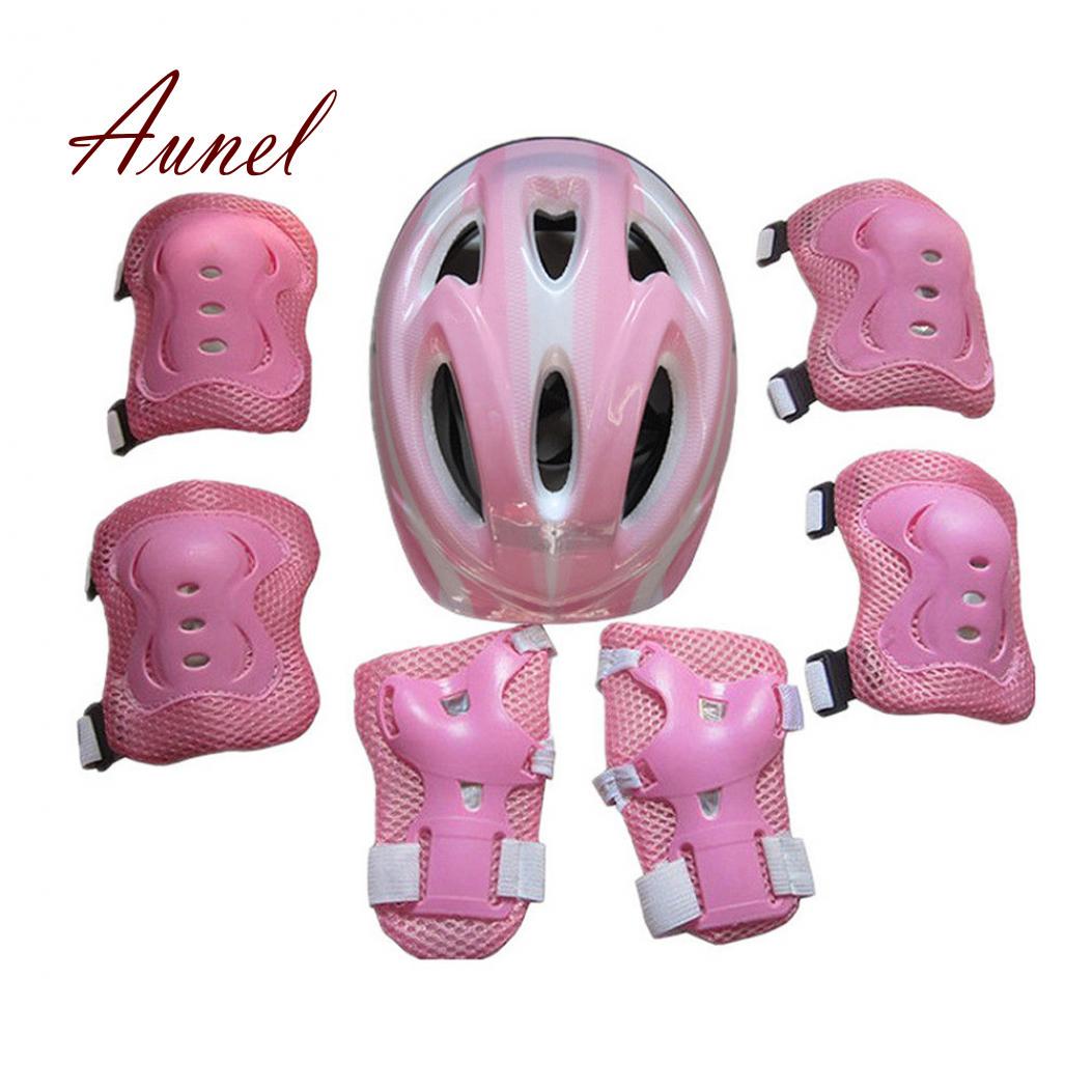 

Детские роликовые коньки, велосипедный защитный шлем, комплект накладок для защиты колен, локтей и запястий розовый