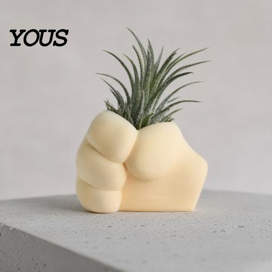 Holding Grass Hand Statue 3D Printed Decoration, Fist-Shaped Planter Pot Ornament Decoration for Home Office Desk Decor, Humorous Gift Sculpture