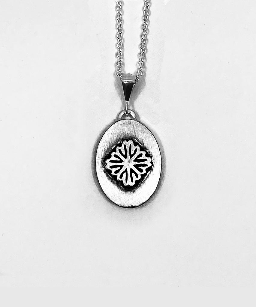 Oesalang Clover Protect Necklace Matte (Thin Necklace)