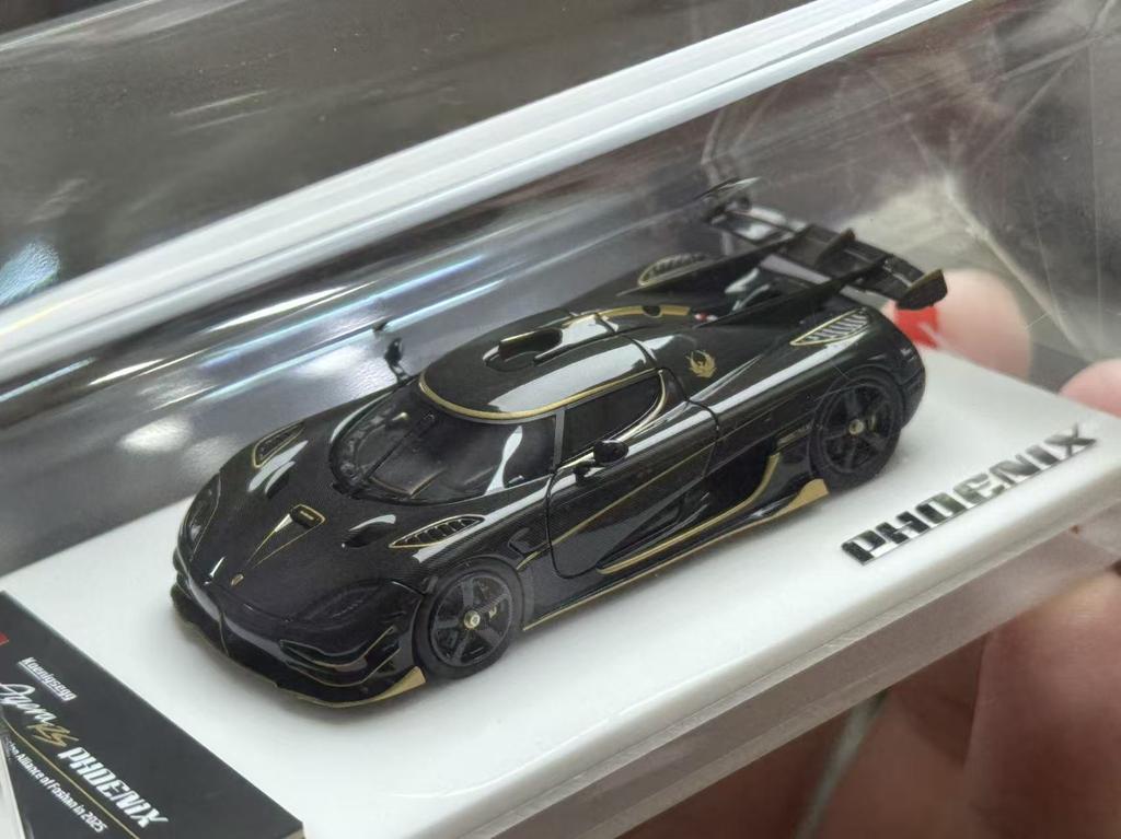 1:64, Golden Phoenix, Resin Static Miniature Simulation Car Collectible Toy Model, Adult Collectible Decorative Item.