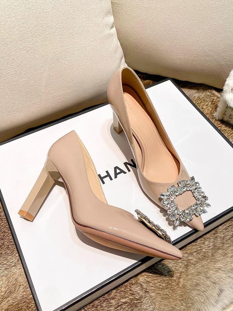 

Large size pointed high heels women s thin heels 2025 temperament pass high-end high-heeled women s shoes new full diamond women s shoes shoe flower 39 тілесний