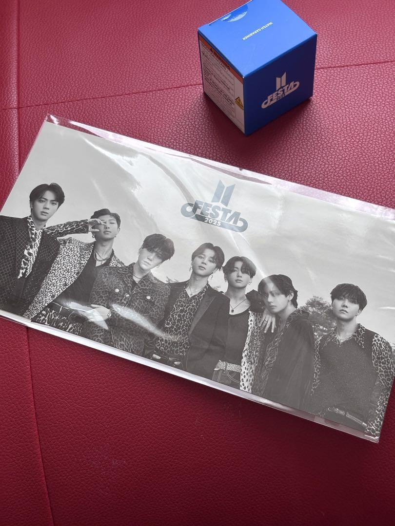 

[USED] BTS 2025FESTA Watch-Shaped Keychain & Postcard