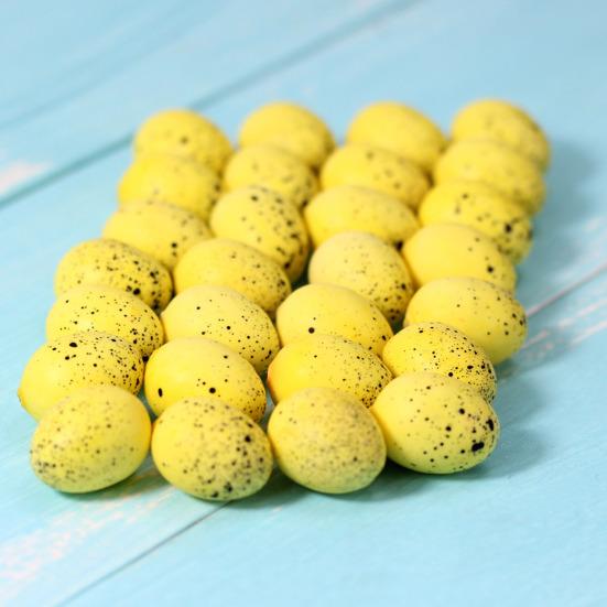 10 szt. Sztuczne przepiórcze jaja Świetny detal Mały owalny kształt Kontrastowy kolor Dekoracja ogrodowa Mikro krajobraz Mini symulowany ptak