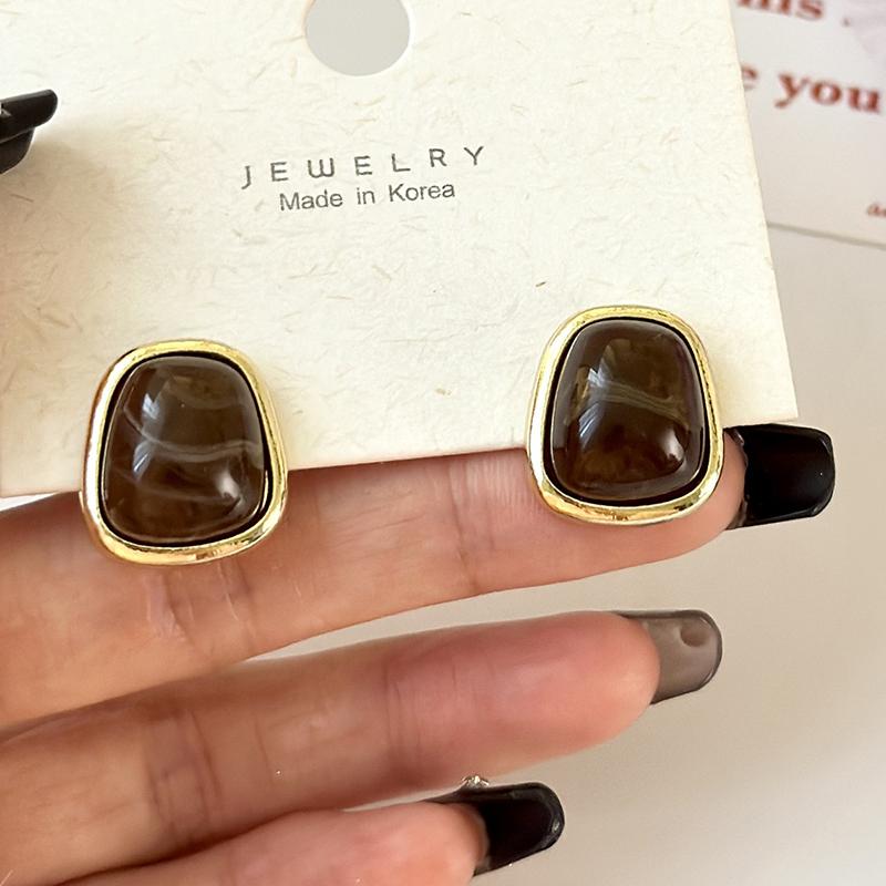 Retro Geometric Square Resin Stud Earrings for Women Girls French Style Elegant Temperament Earrings Charm Jewelry Accessories