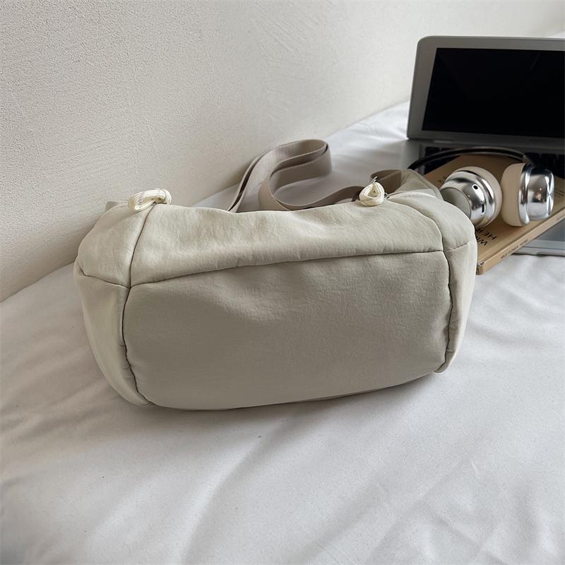 Women's Lightweight Shoulder Bag